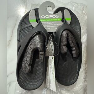 OOFOS Black Recovery Footwear